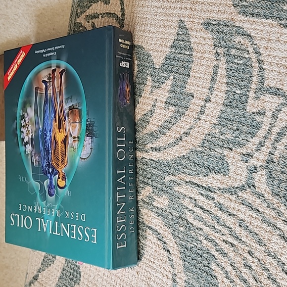 Essential Oils Desk Reference Book 3rd Edition - Picture 10 of 12